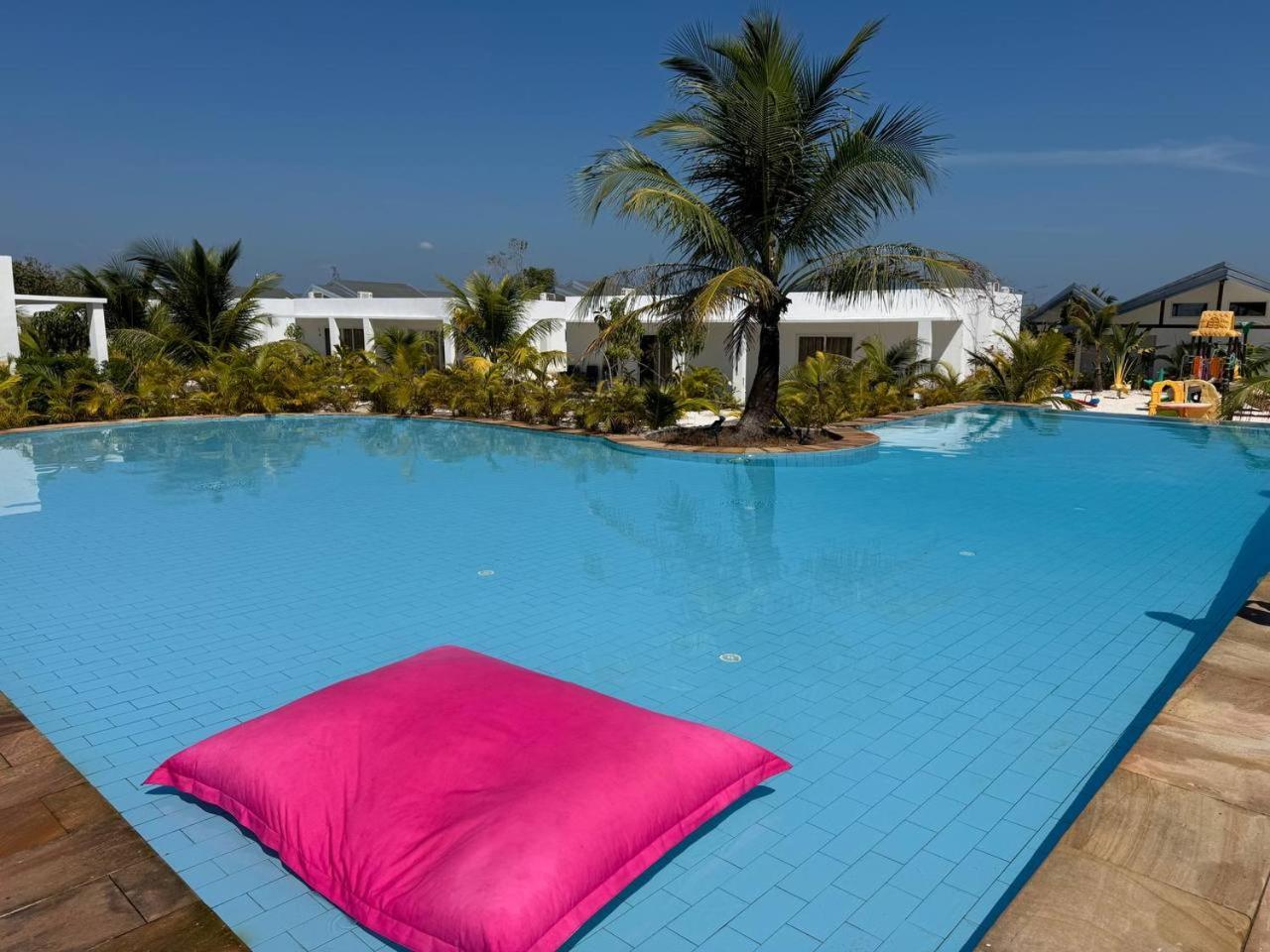 You&Me Resort Pagoda Beach Eksteriør billede